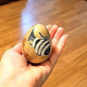Polish stone egg